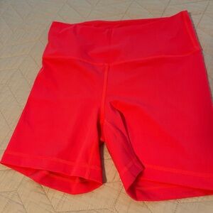 NWOT Yogalicious Lux Hot Pink Biker Shorts size large